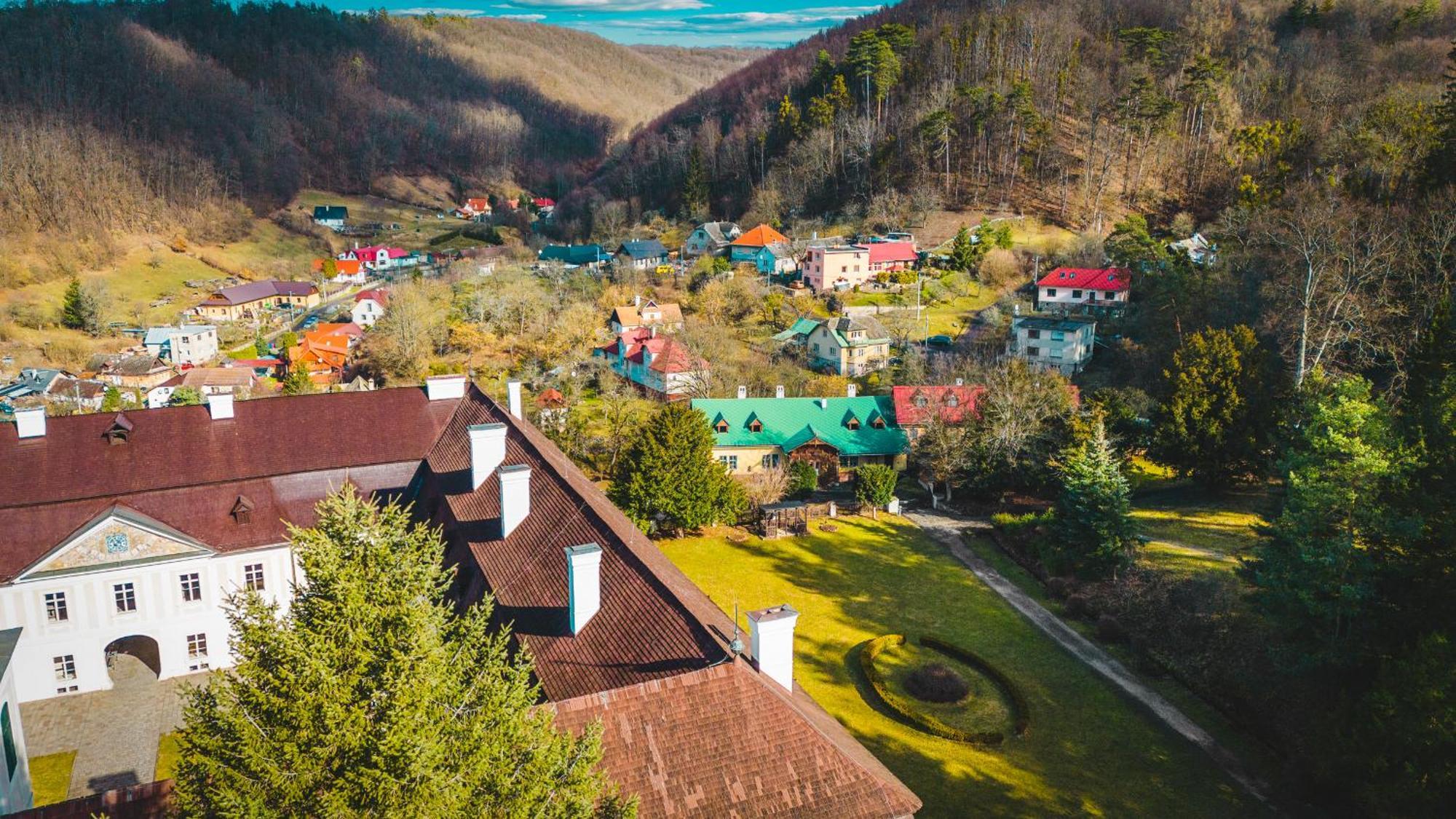 Sovi Dom- Historicke Apartmany Z 19 Storocia, 4Km Od Banskej Stiavnice Svätý Anton Extérieur photo
